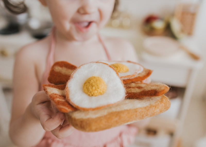 Using Play Food to Teach Kids About Healthy Eating