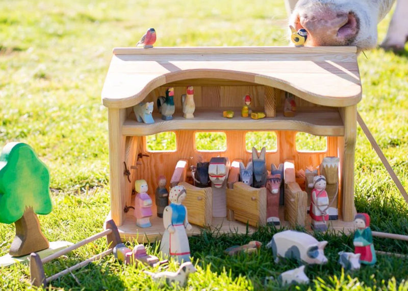 How to Create the Perfect Farm-Themed Invitation to Play