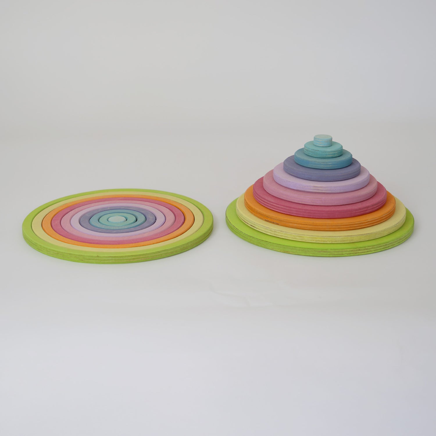 Grimm's Concentric Circles and Rings (Pastel)