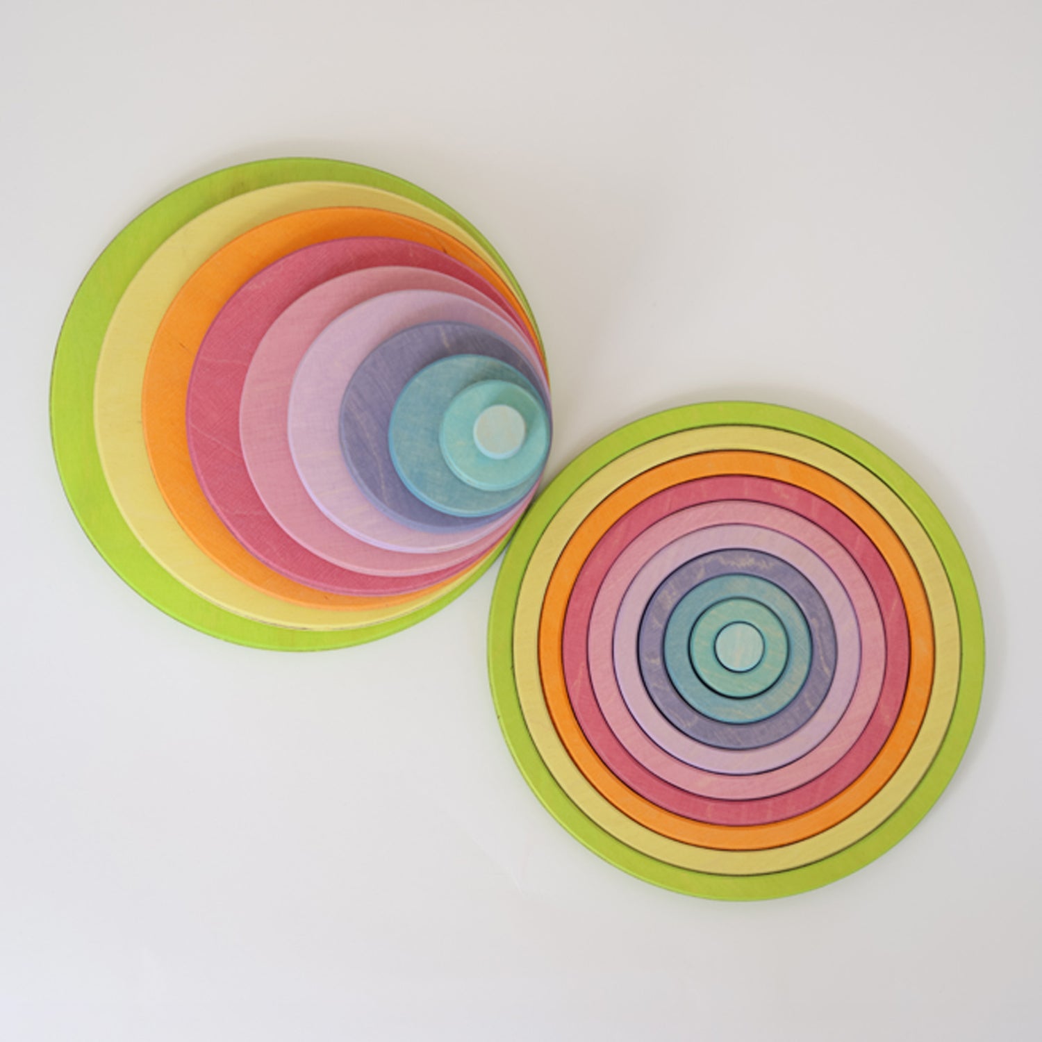 Grimm's Concentric Circles and Rings (Pastel)