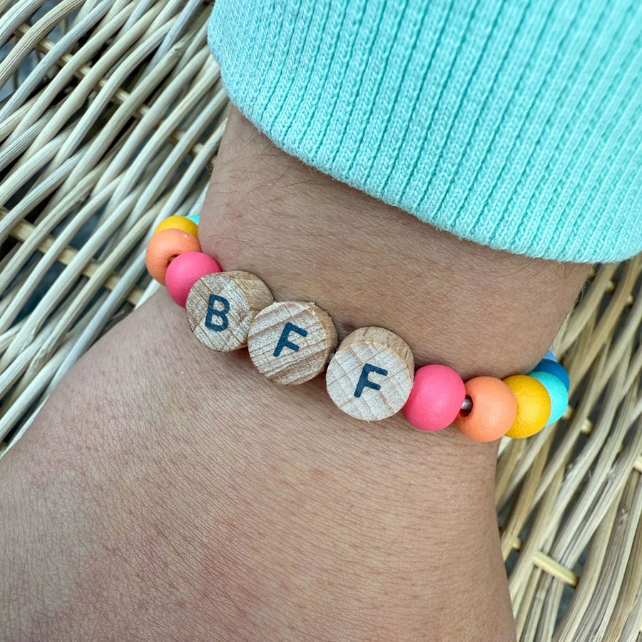 BFF Friendship Bracelet Craft Kit (Rainbow)