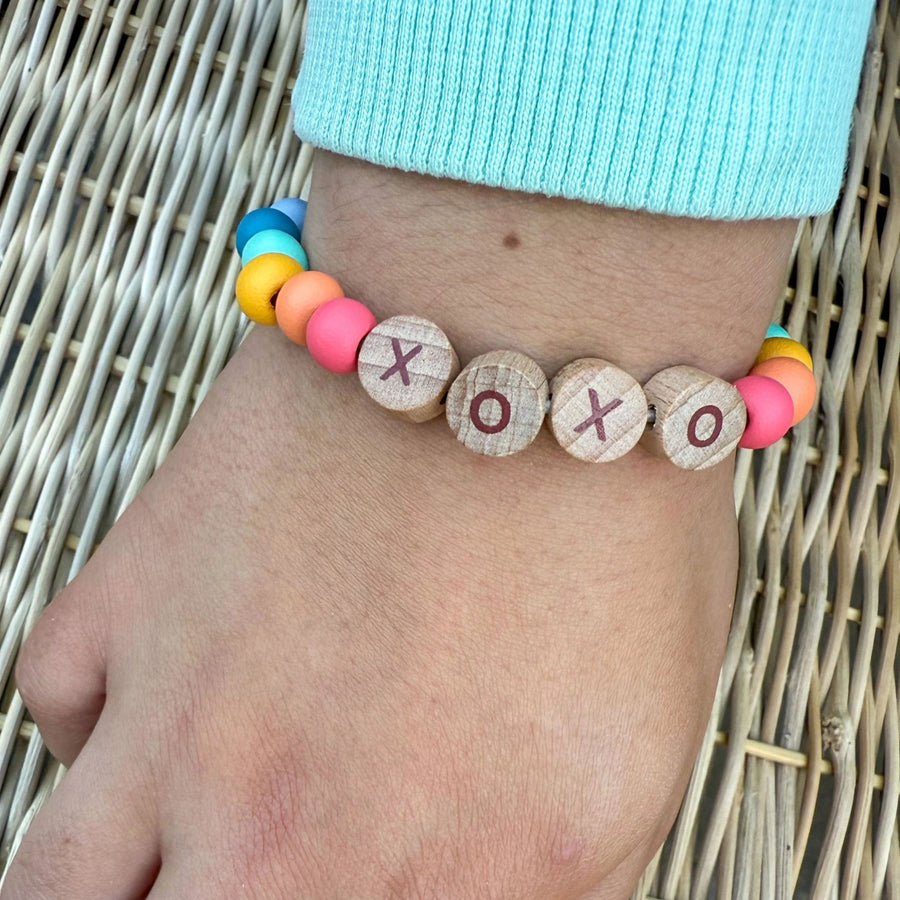 XOXO Friendship Bracelet Craft Kit (Rainbow)