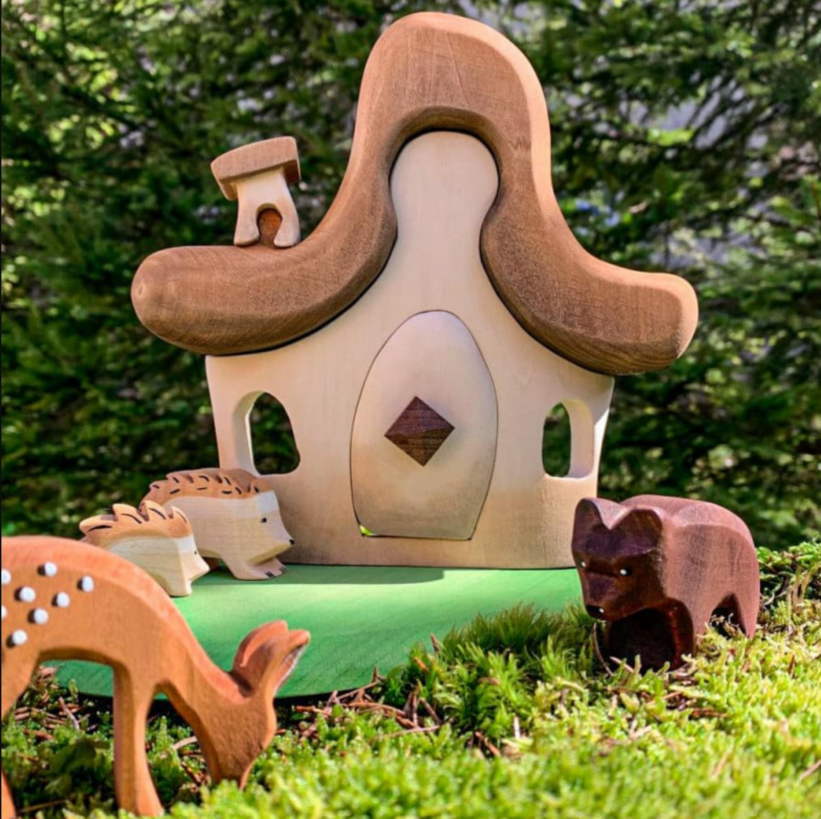 Bumbu Toys Wooden Hut in the Forest