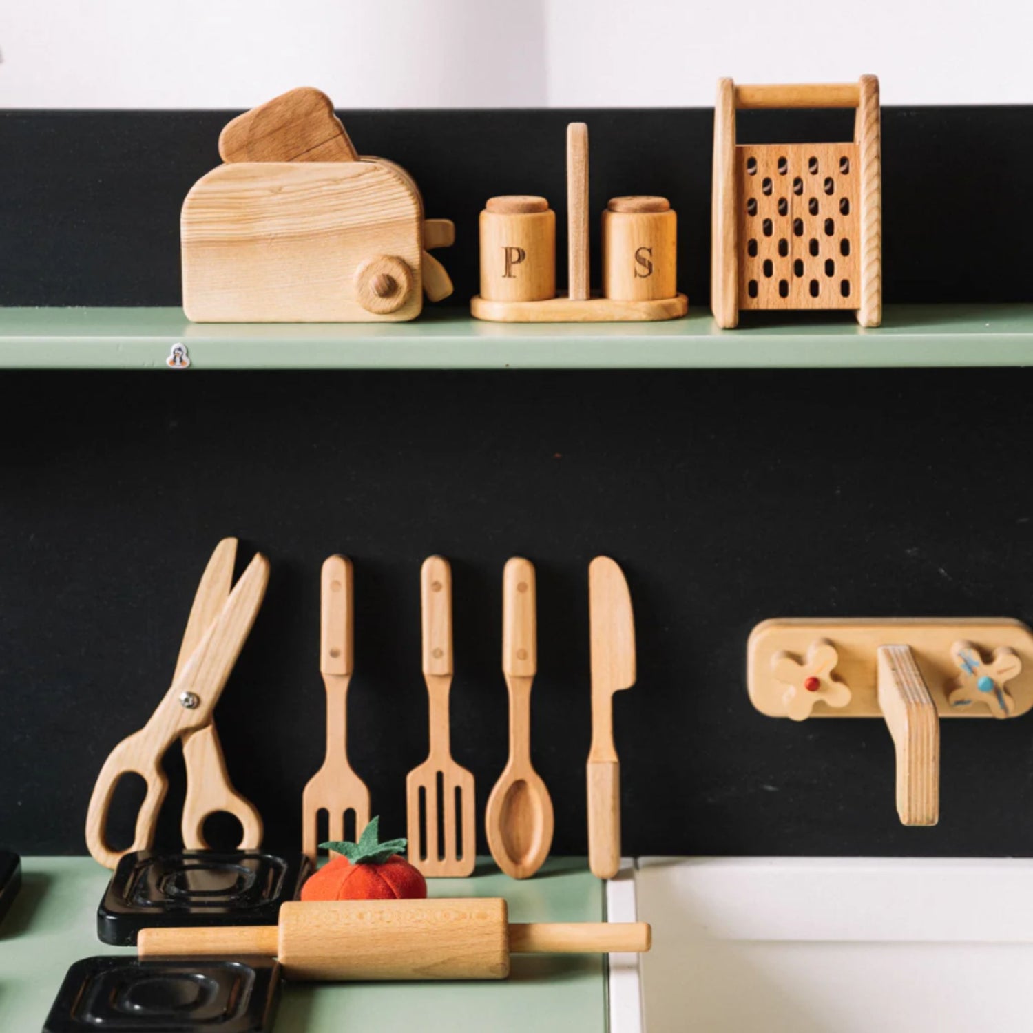 Wooden Pretend Play Salt & Pepper Shaker Set