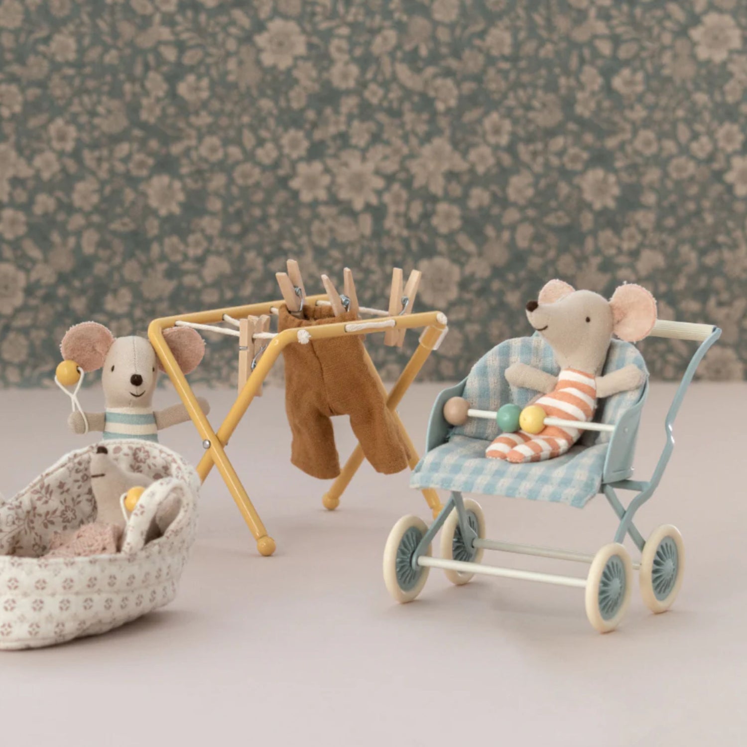 Maileg Reversible Stroller - Blue (Baby Mouse/MY)