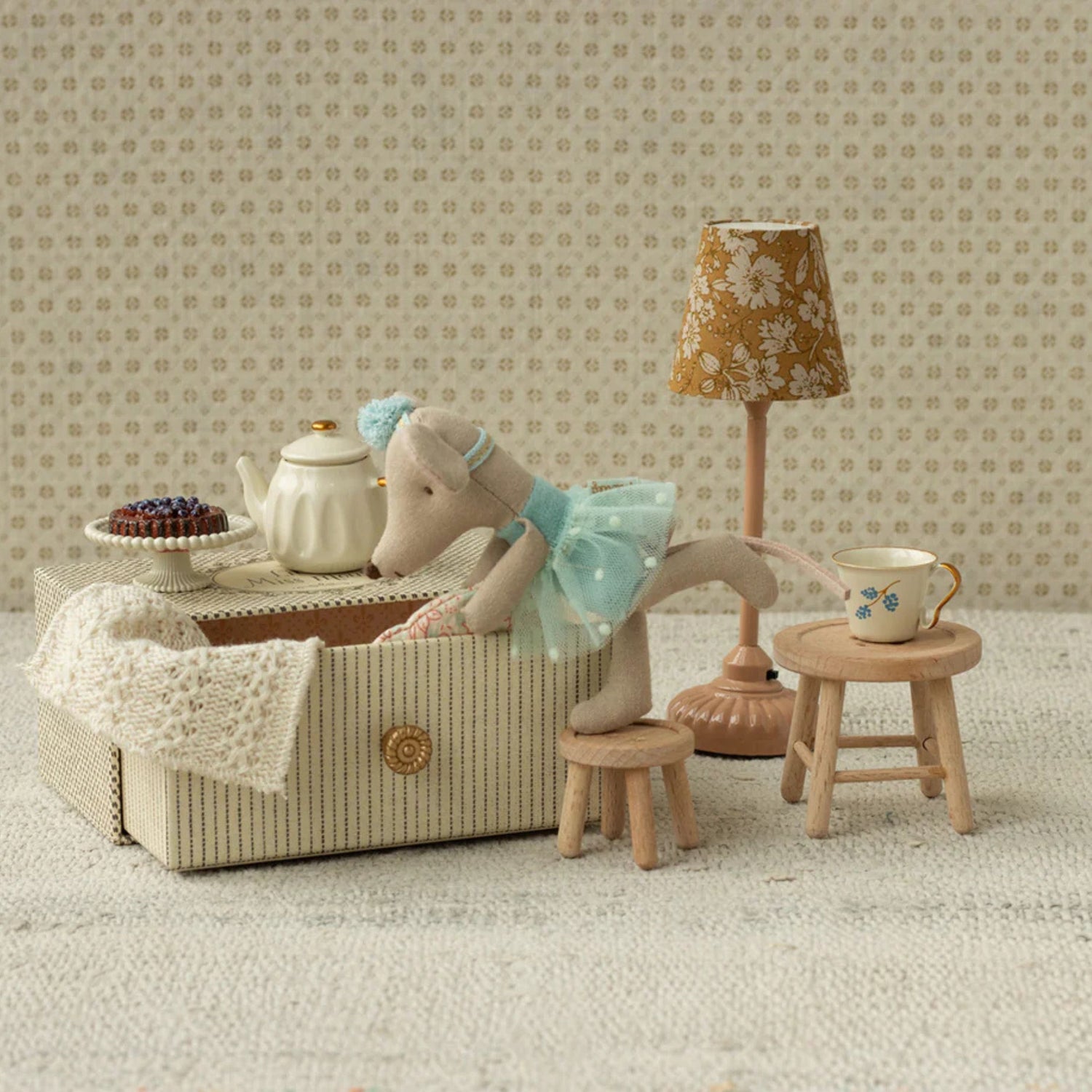 Maileg Dance Mouse in Daybed - Turquoise (Little Sister)