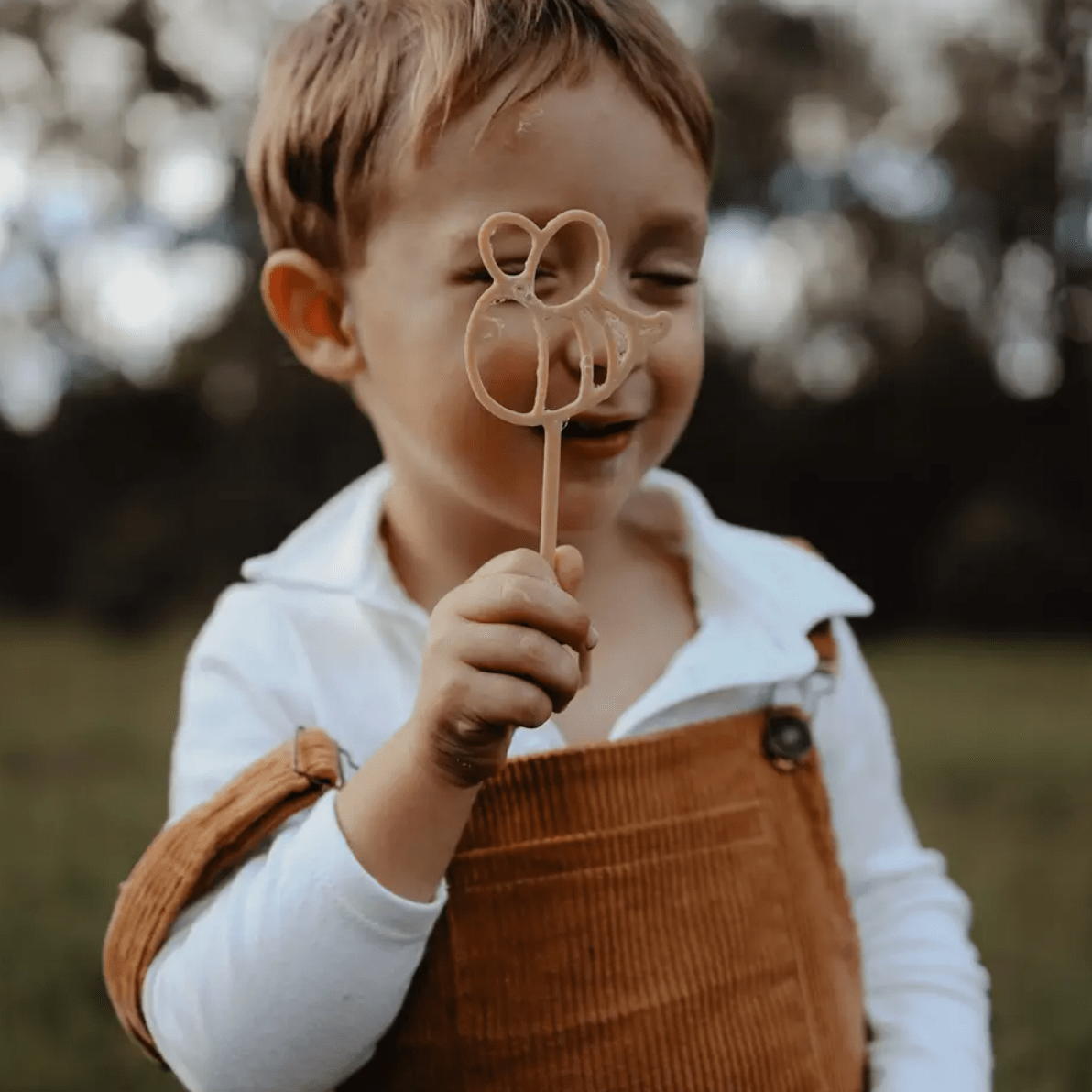 Kinfolk Pantry Sensory Play Bumble Bee Eco Bubble Wand