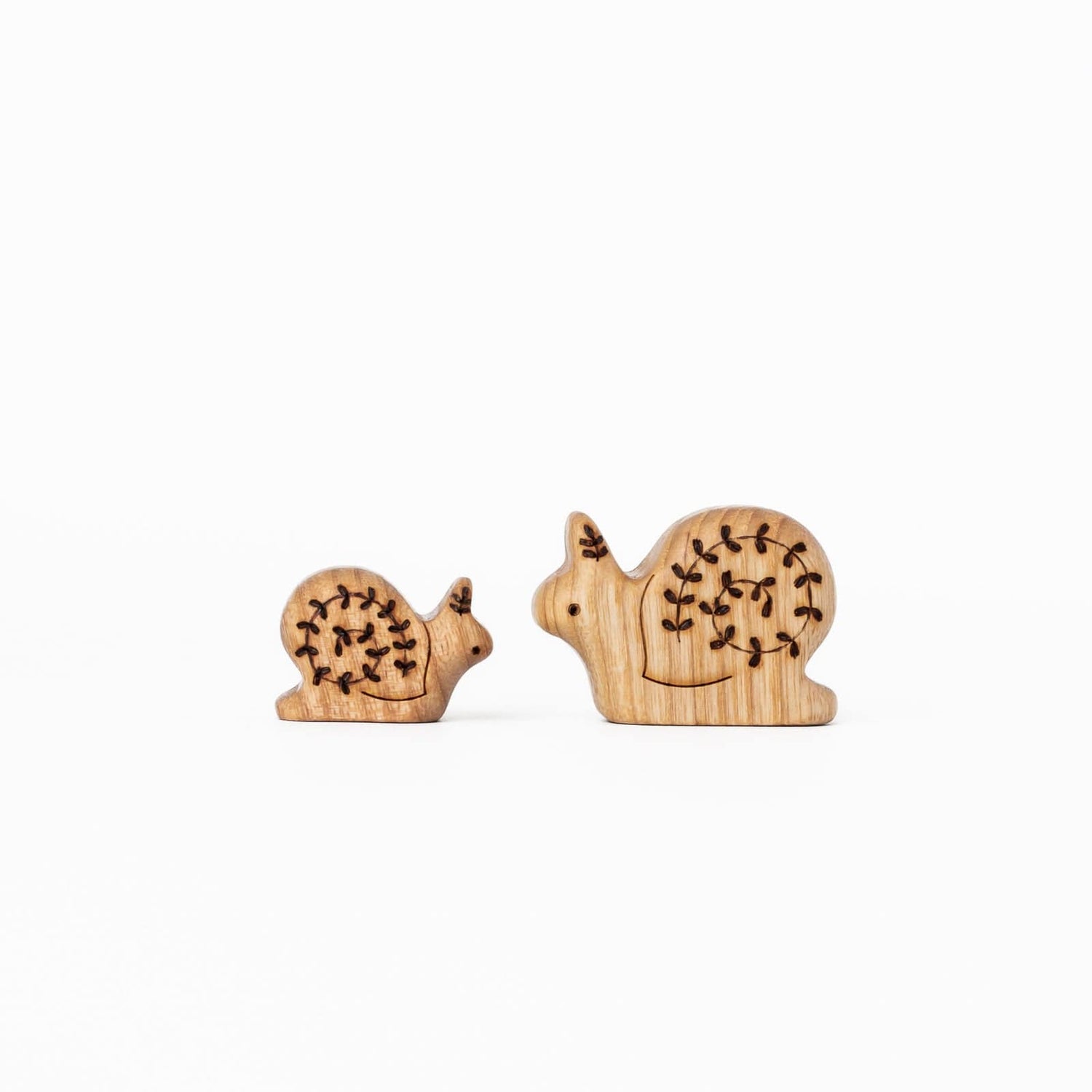 Tiny Fox Hole Wooden Animals Handmade Wooden Snail Toy (Set of 2)