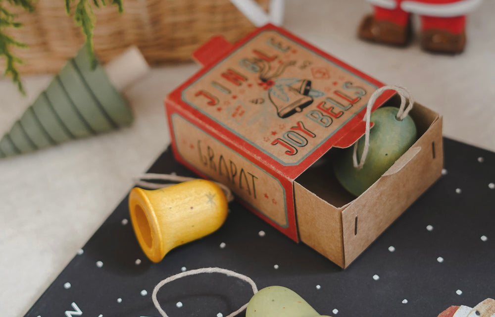 Holiday Ornaments & Decor