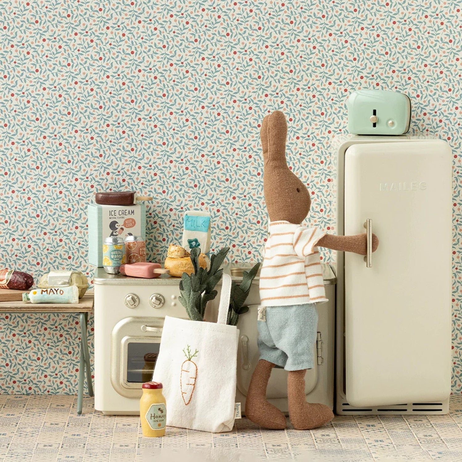 Maileg Fridge (Miniature)