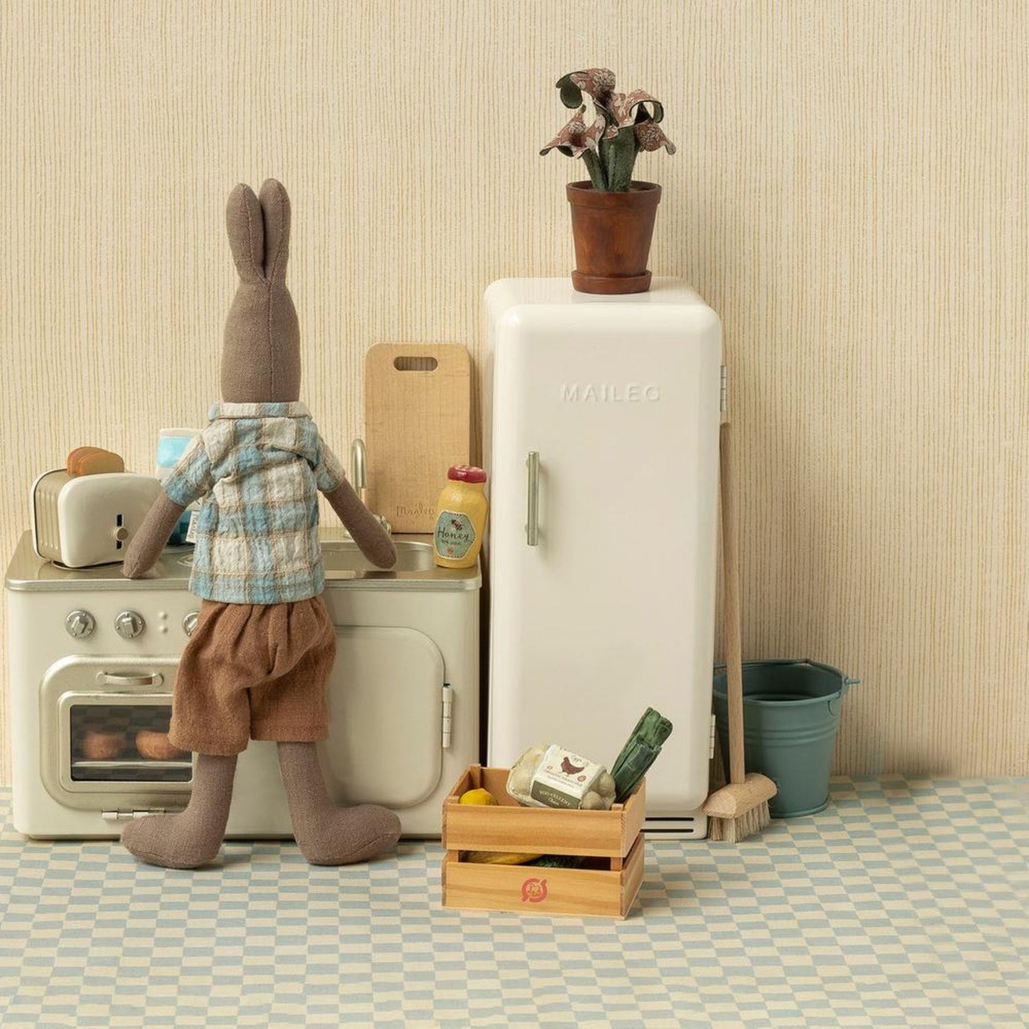 Maileg Fridge (Miniature)