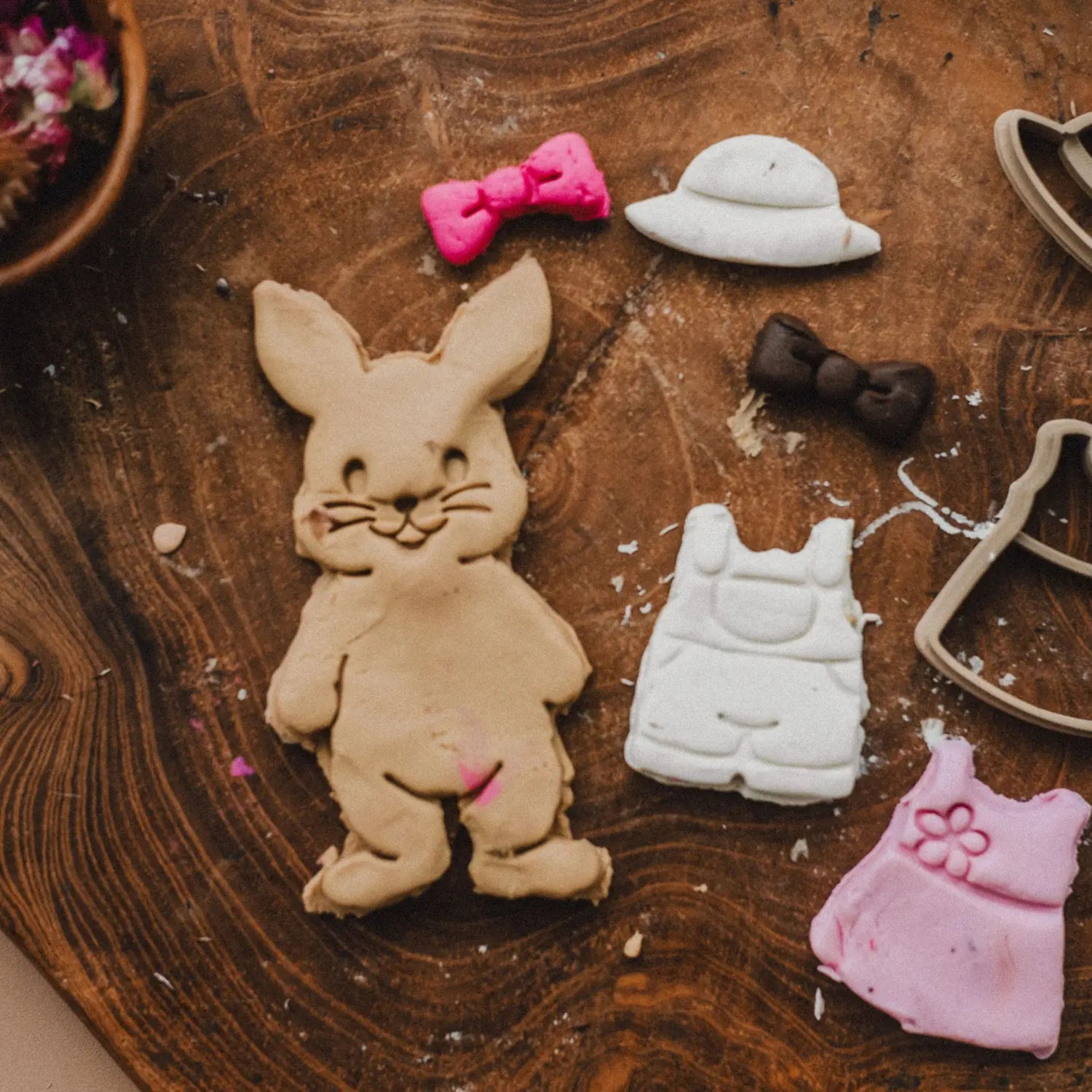 Bunny Dress-Up Eco-Cutter Playdough Set