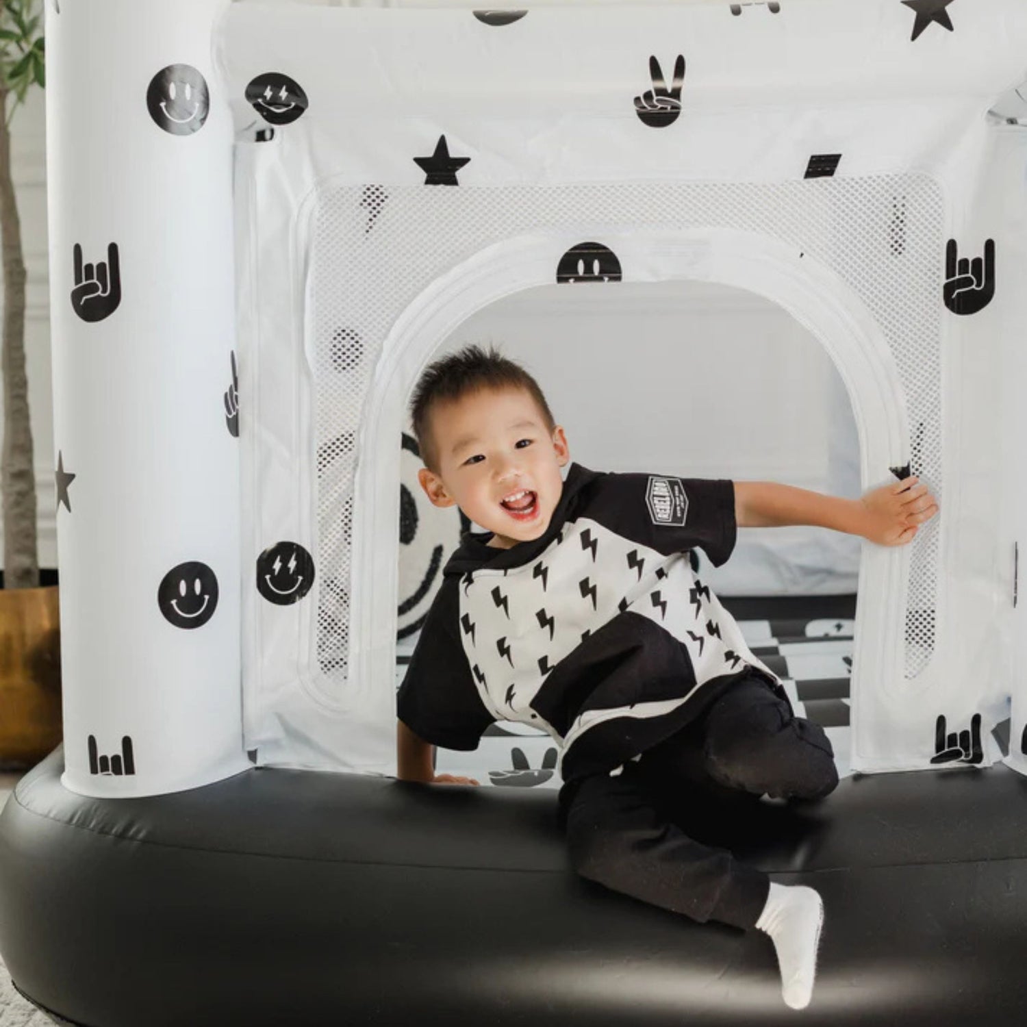 Magic Bounce House – Mini Cordless Indoor Bouncer (Monochrome Smiley)