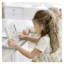 Wishy Washy (Water Reveal Edition): A Reusable Water Reveal Activity Book Teaching First Words and Colors