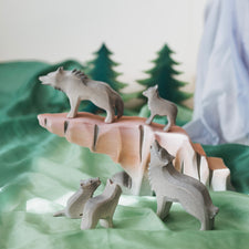 Wolves Family Set (Set of 4)