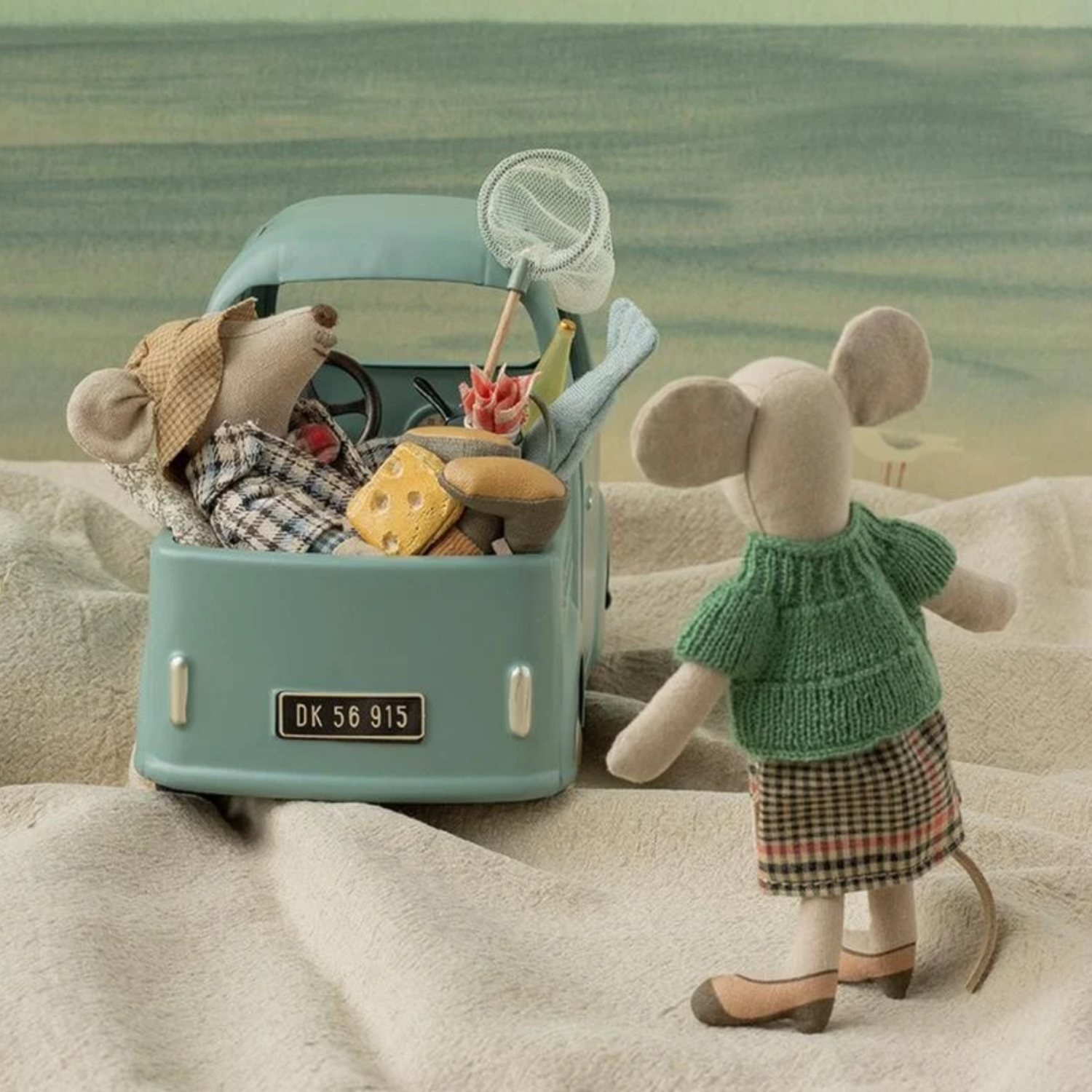 PRE-ORDER Maileg Truck (Mouse)