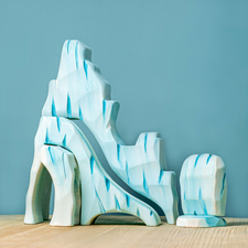 Wooden Icy Cliffs and Big Penguin Family Set