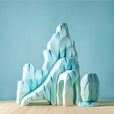 Wooden Icy Cliffs and Big Penguin Family Set