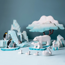 Wooden Icy Cliffs and Big Penguin Family Set