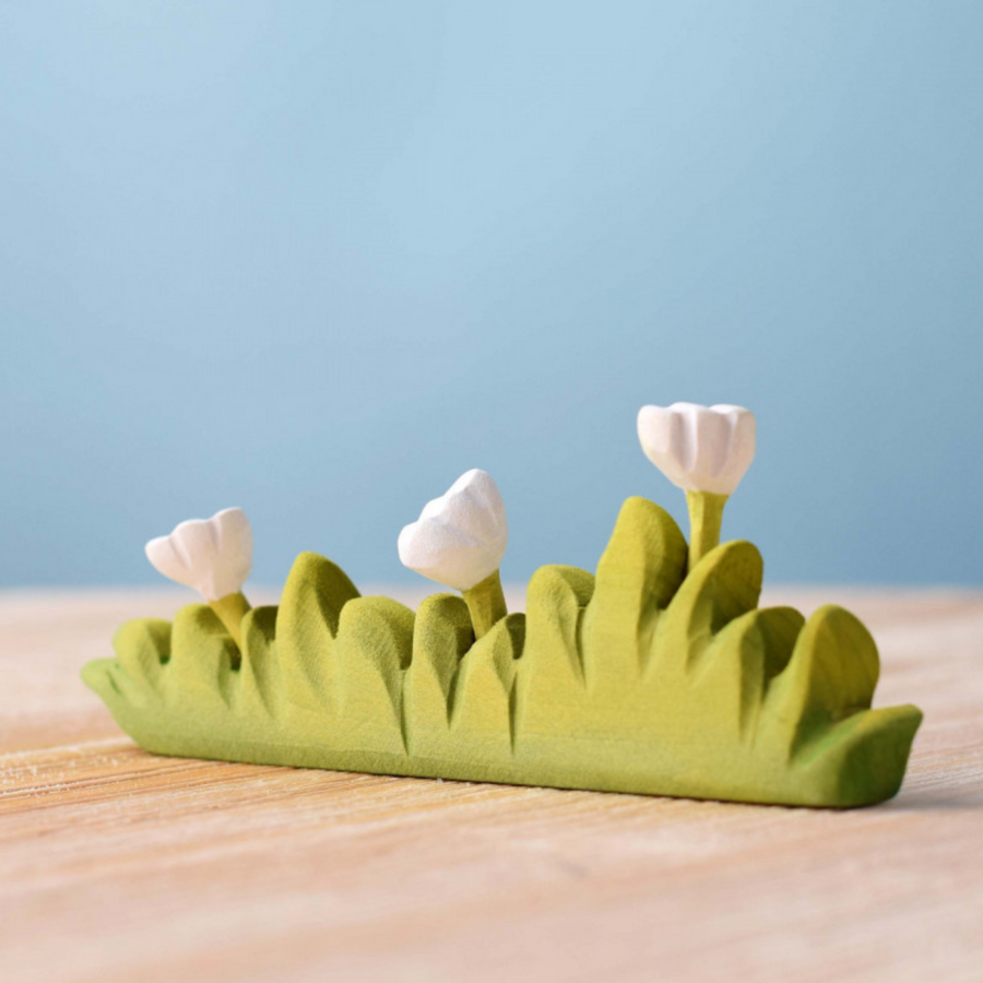 Wooden Grass with White Flowers (Large)