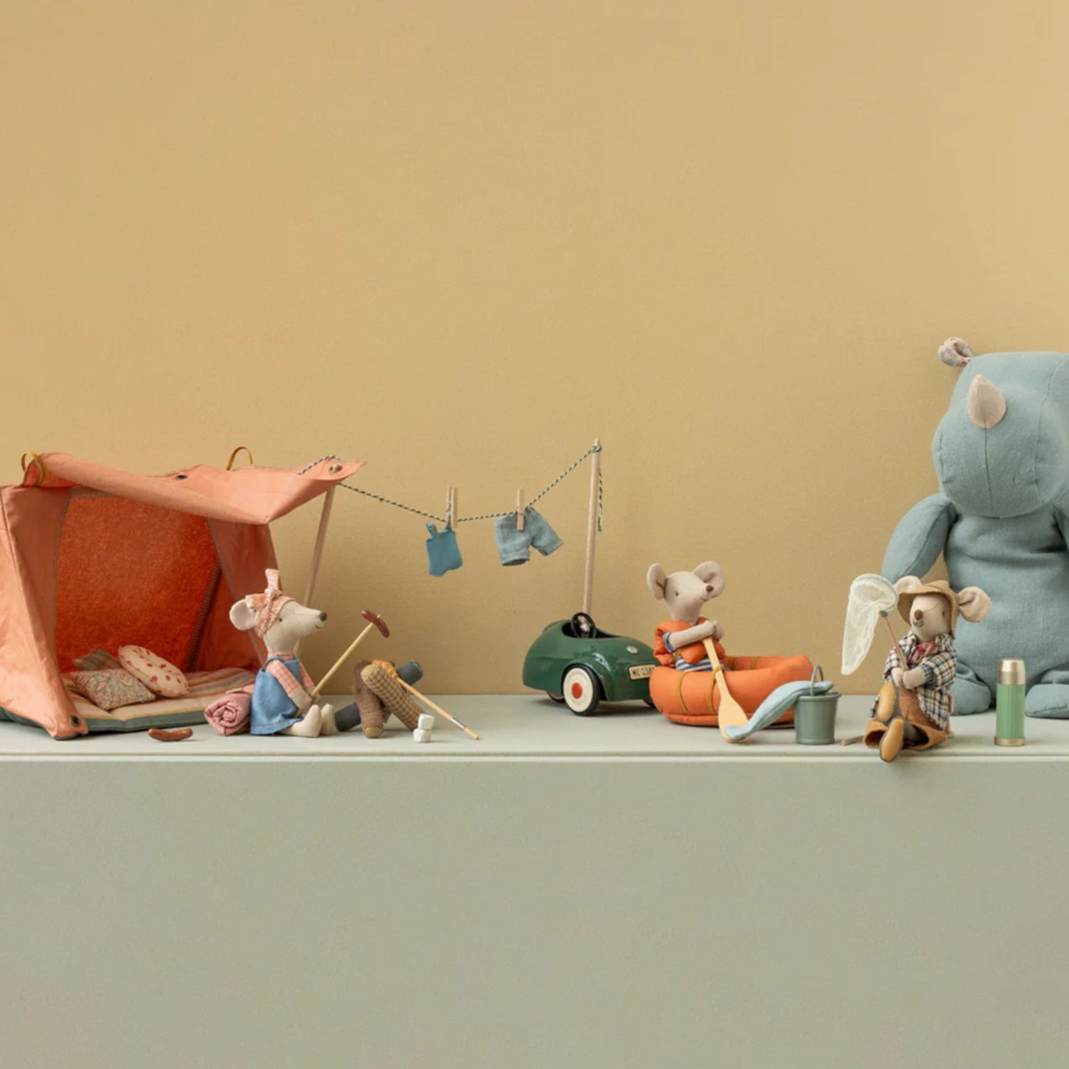 Maileg Thermos and Cups - Mint (Mouse)