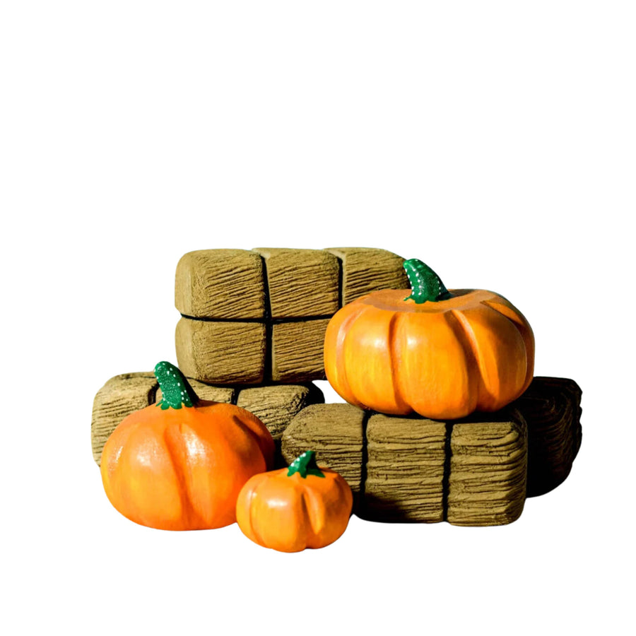 Wooden Hay Bales and Pumpkins (Set of 7)