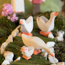 Ostheimer Goose (Head Low)
