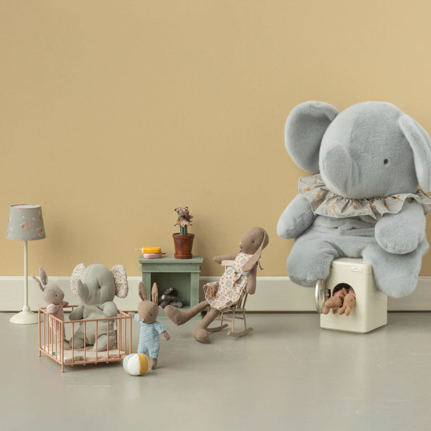 Maileg Safari Friends - Elephant, Iron Grey (Mini)