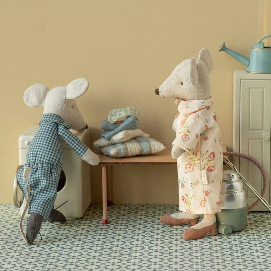 Maileg Mice in Cigarbox (Grandma & Grandpa) - NEW 2026