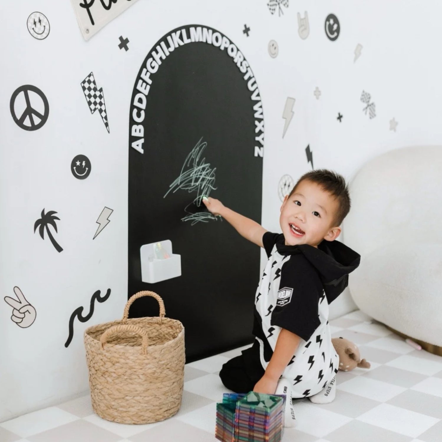 Dustless Chalk Crayons + Magnetic Holder Bundle for Magic Playwall (White)