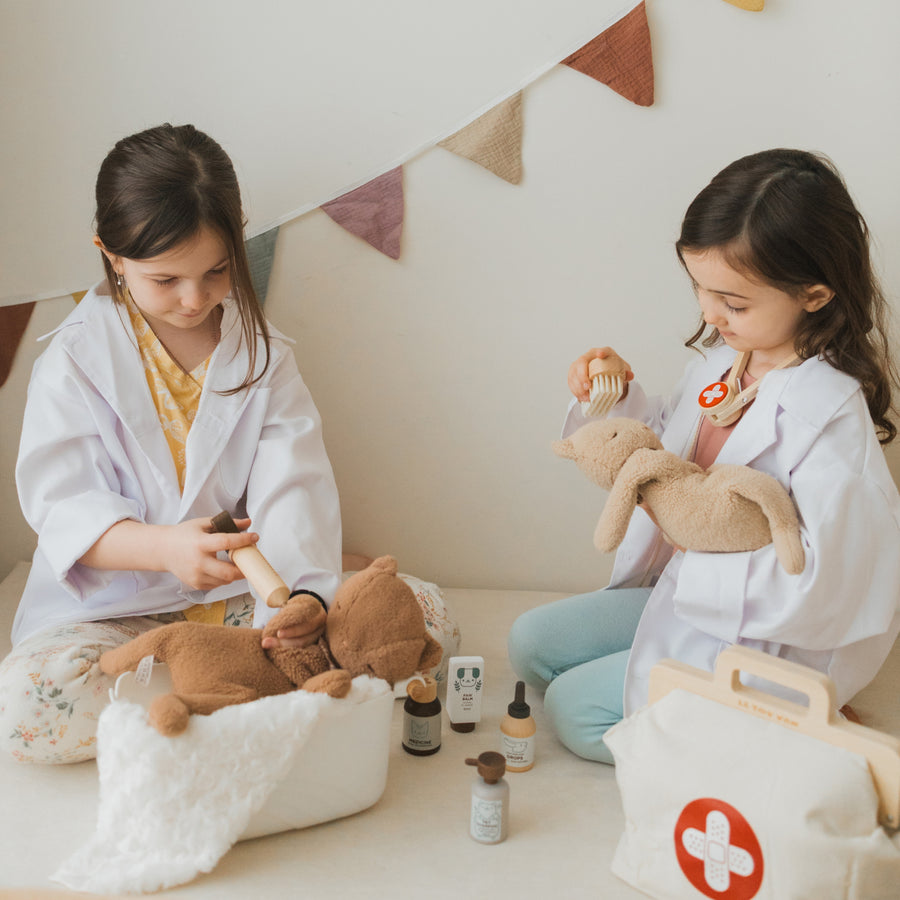Wooden Toy Animal Vet Roleplay Set