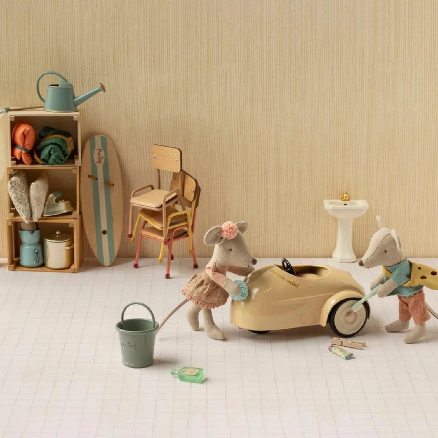 Maileg Mouse Car (Wheat)