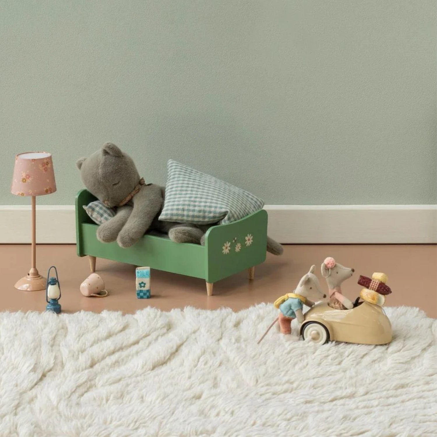 Maileg Mouse Car (Wheat)