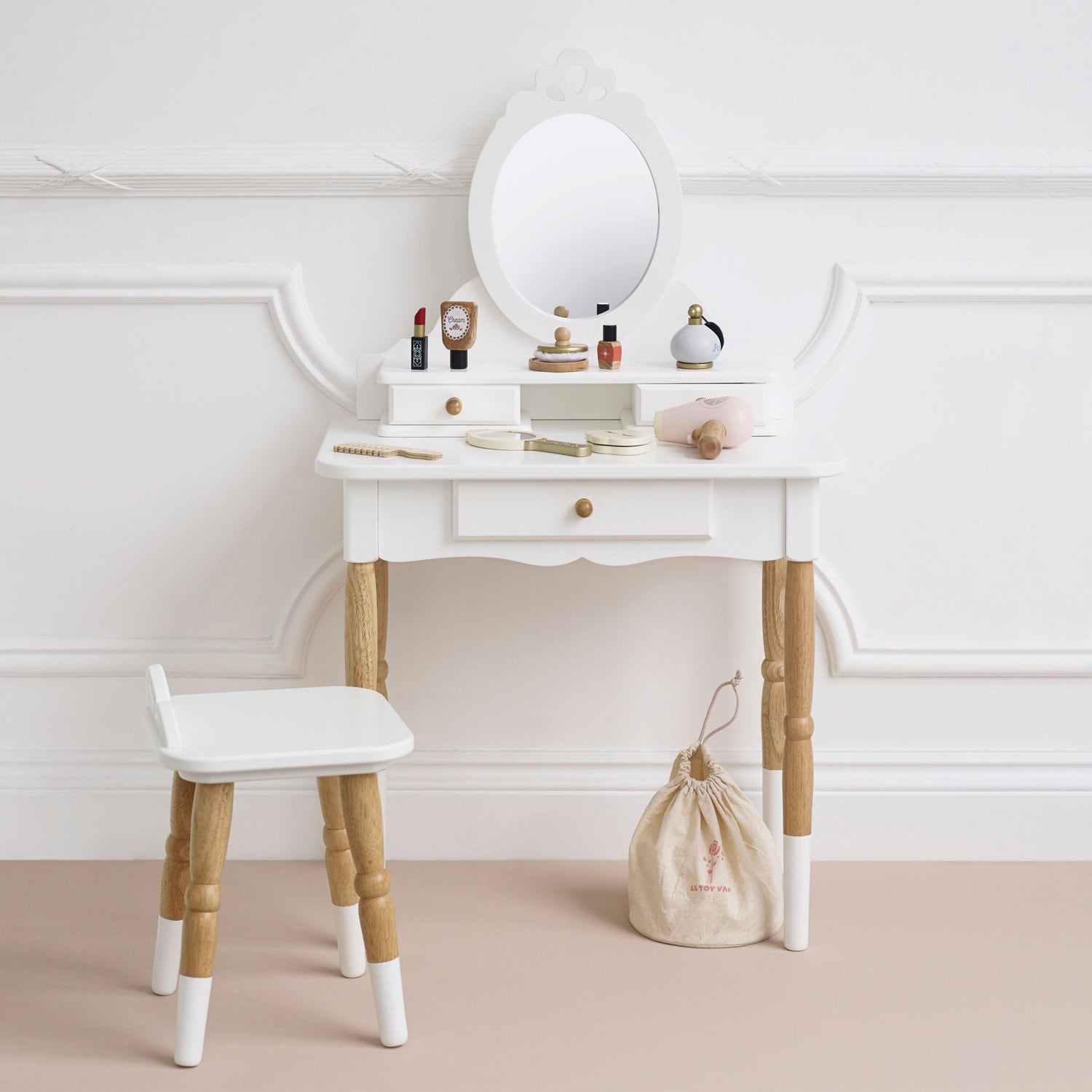 Vanity Star Wooden Beauty Roleplay Kit