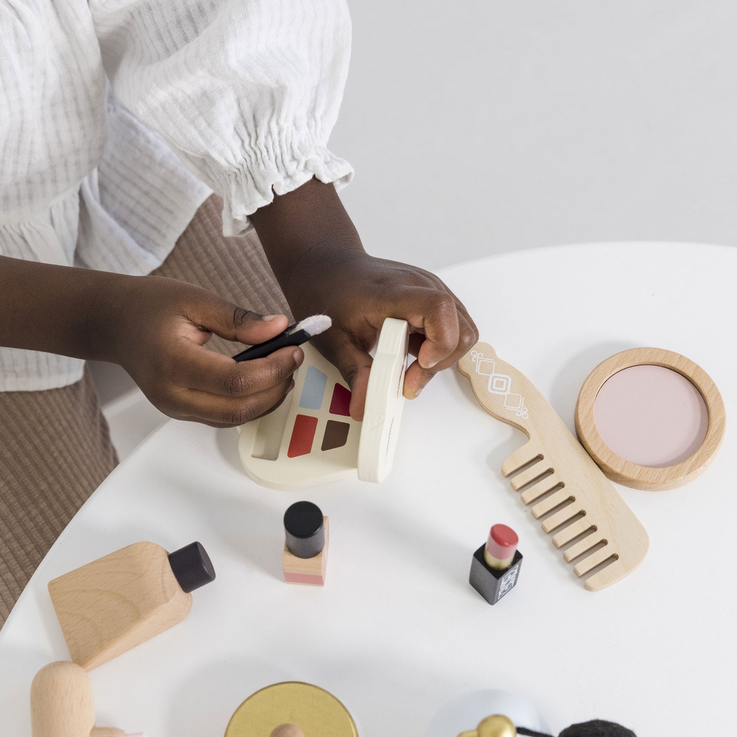 Vanity Star Wooden Beauty Roleplay Kit