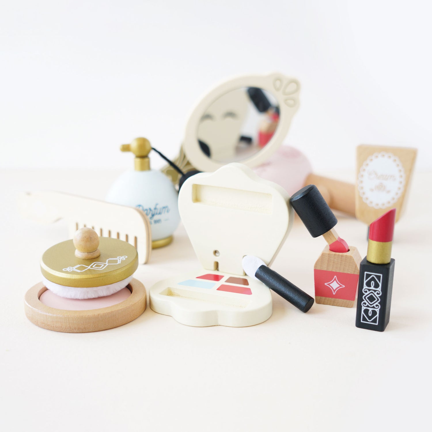 Vanity Star Wooden Beauty Roleplay Kit