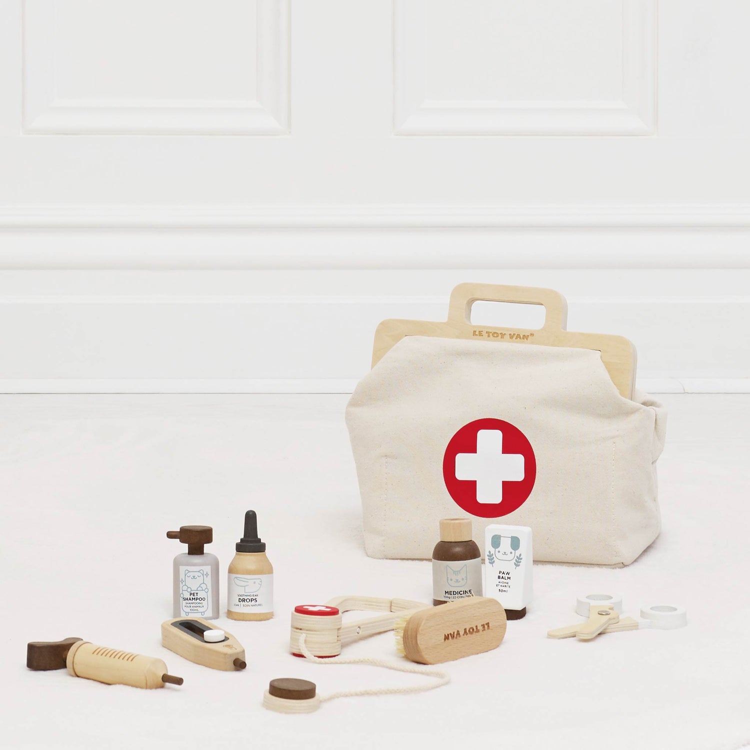 Wooden Animal Vet Roleplay Set